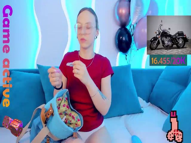 Live sex webcam photo for LisaMellow #271040116