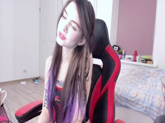 Live sex webcam photo for MyLittlePorno #271040870