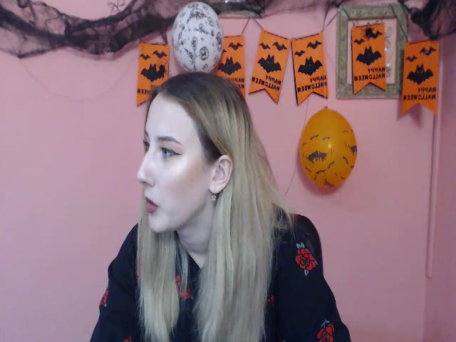 Live sex webcam photo for ModestBlonde #271035200