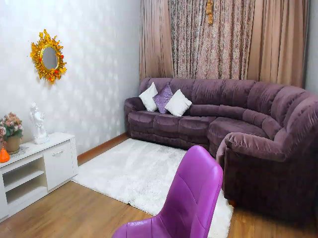 Live sex webcam photo for TellMe_Yes #271029614