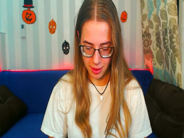 Live sex webcam photo for AlexaBarnes_ #271031531