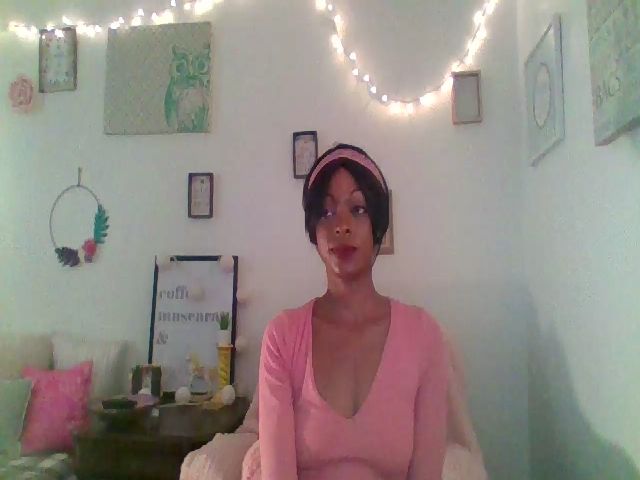 Live sex webcam photo for GirlNextD00r3 #271037129