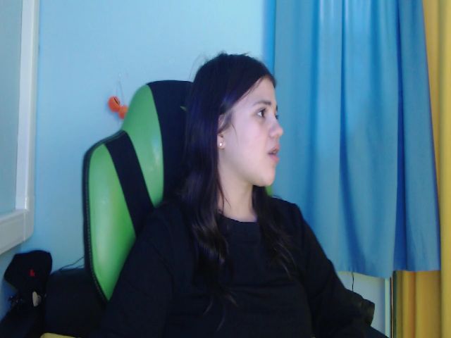 Live sex webcam photo for Emma_One1 #271029894