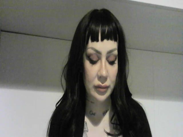 Live sex webcam photo for GoddessIsa #271040612