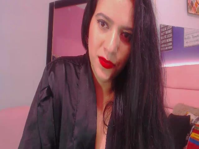 Live sex webcam photo for Emily_Defoe #271041652