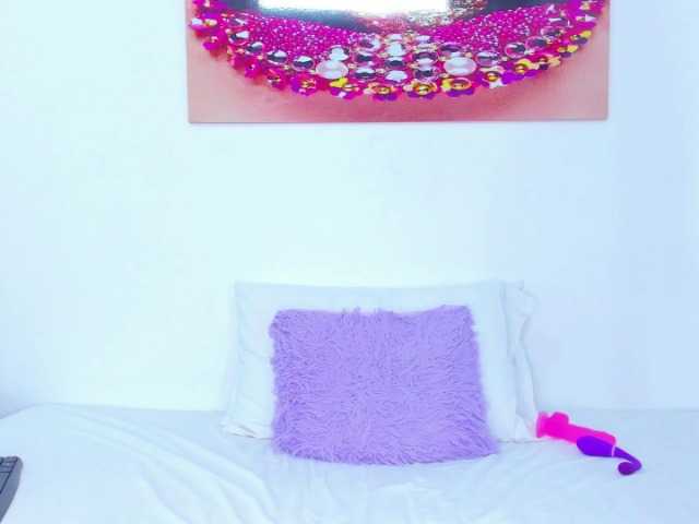 Live sex webcam photo for roxxy-travis #271028312