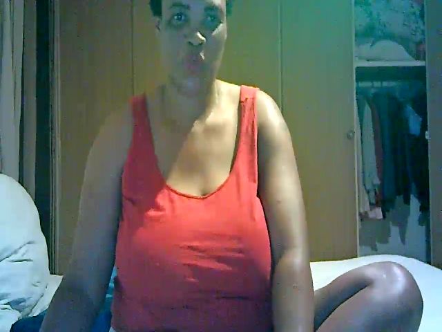 Live sex webcam photo for Crazygalx #271040370