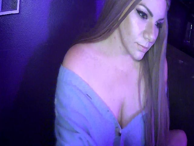 Live sex webcam photo for SophieVioletX #271032724