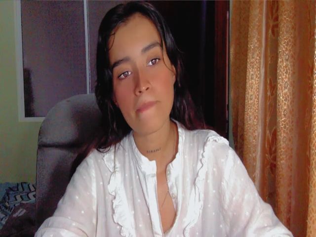 Live sex webcam photo for tinquerbell69 #271041380