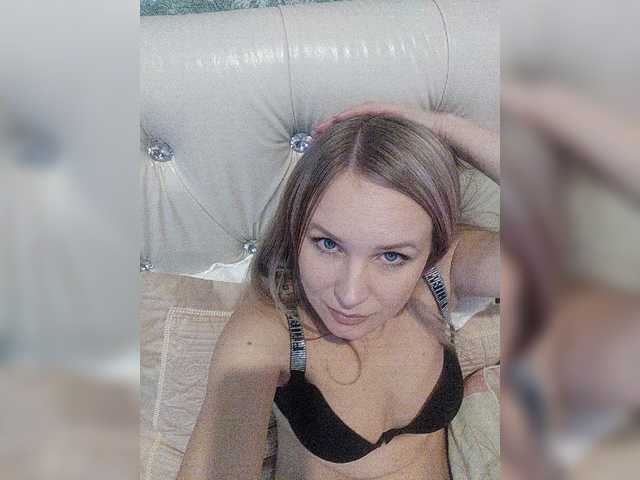 Live sex webcam photo for Papalook #271027676