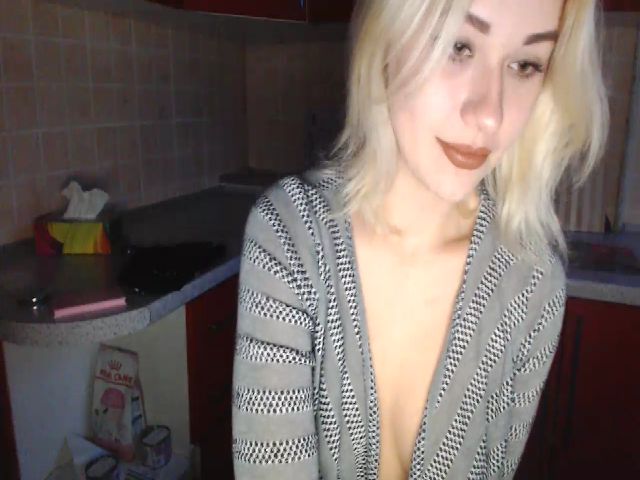 Live sex webcam photo for LeyaRoyal #271029961
