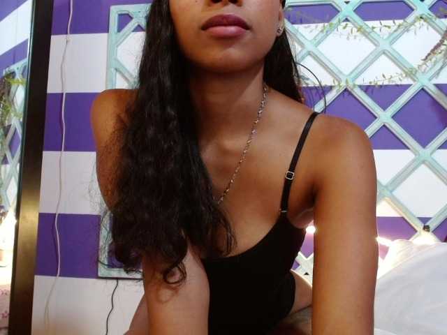 Live sex webcam photo for kellythomson #271039138