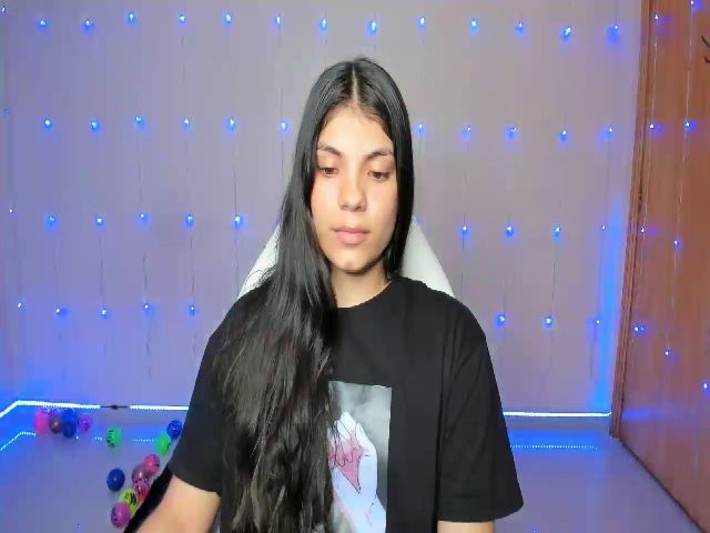 Live sex webcam photo for miss_keane #271041887