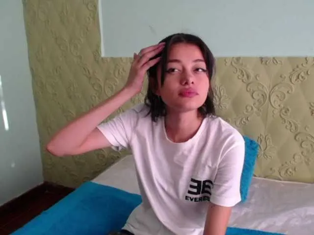 Live sex webcam photo for anne-white #271034438
