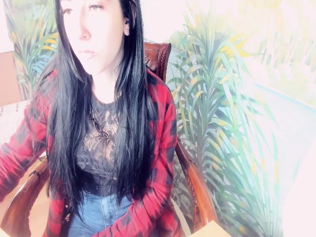 Live sex webcam photo for Taya_Roxxy #271032719