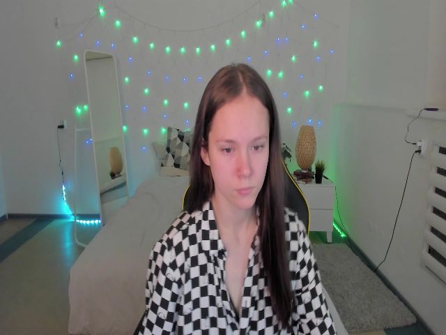 Live sex webcam photo for Sh0wroom #271031714