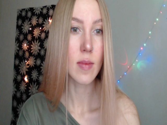 Live sex webcam photo for MagicElfie #271036001