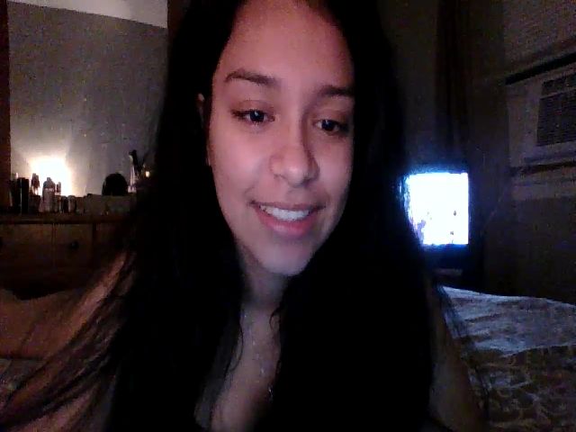 Live sex webcam photo for Adrianaxo1 #271027664