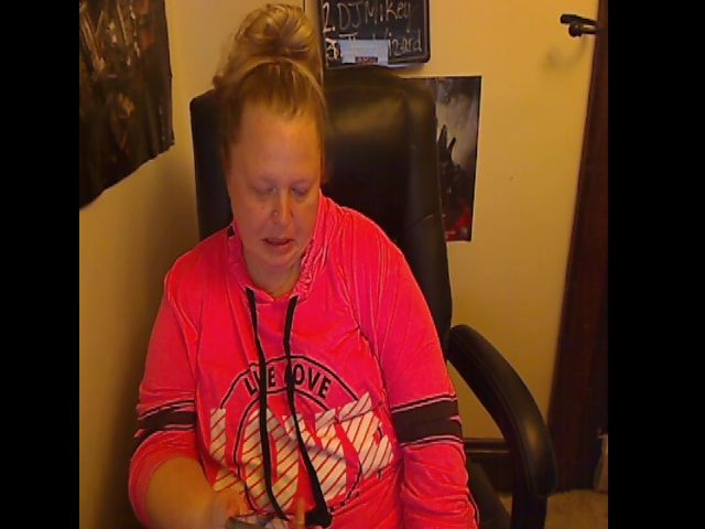 Live sex webcam photo for MissKimberBBW #271027961