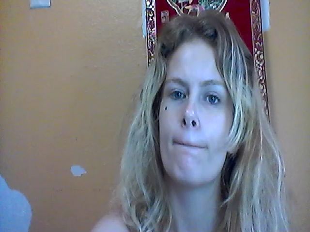 Live sex webcam photo for NikkiDawson #271036230