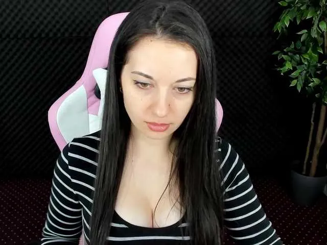 Live sex webcam photo for KastaDiamond #271033995