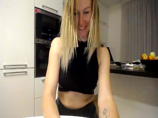 Live sex webcam photo for LadyAdrianax #271036557