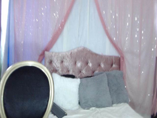 Live sex webcam photo for Laura_garret #271037355