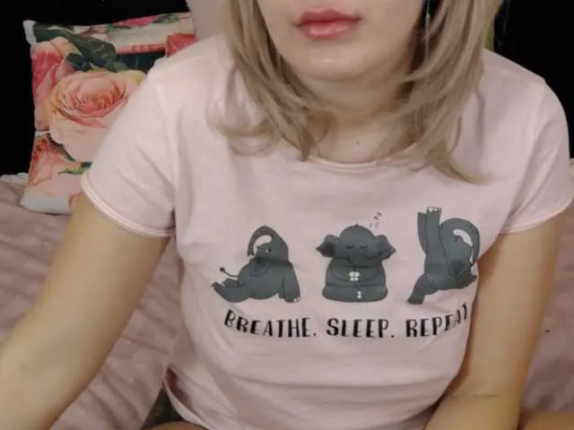 Live sex webcam photo for HessaMuslim #271047152