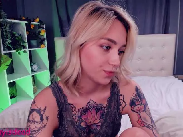 Live sex webcam photo for KaprinaGirrs #271050673