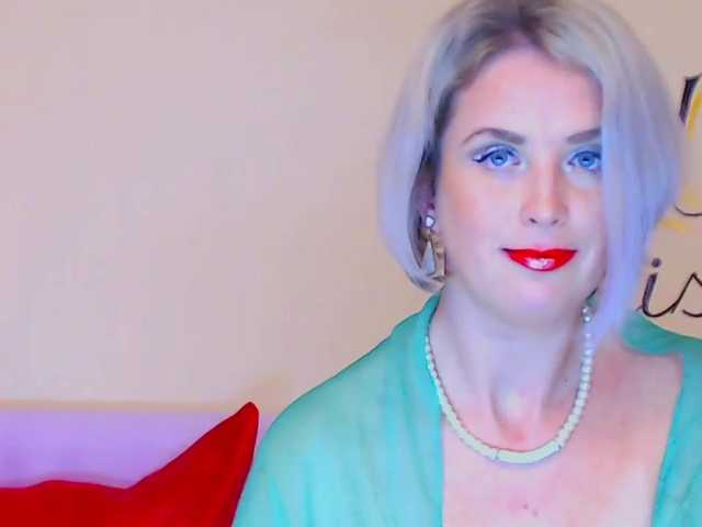 Live sex webcam photo for JosephineG #271050118