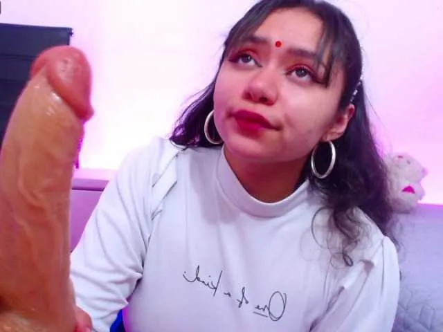 Live sex webcam photo for scarlet-gold #271047246