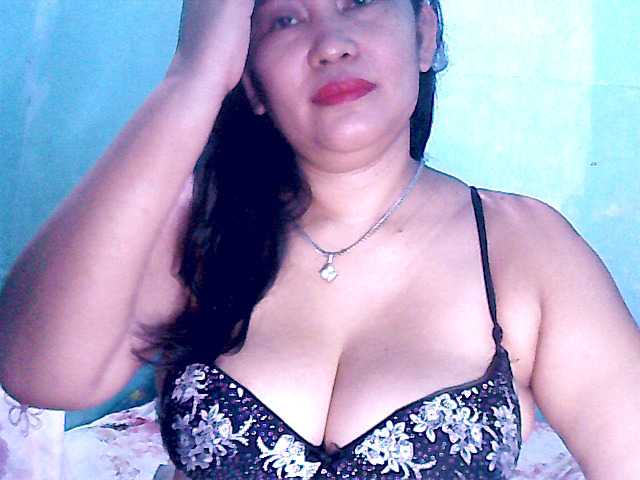 Live sex webcam photo for wildmom4u #271043132