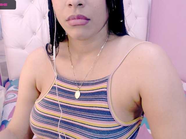 Live sex webcam photo for xPrettyhellen #271043888