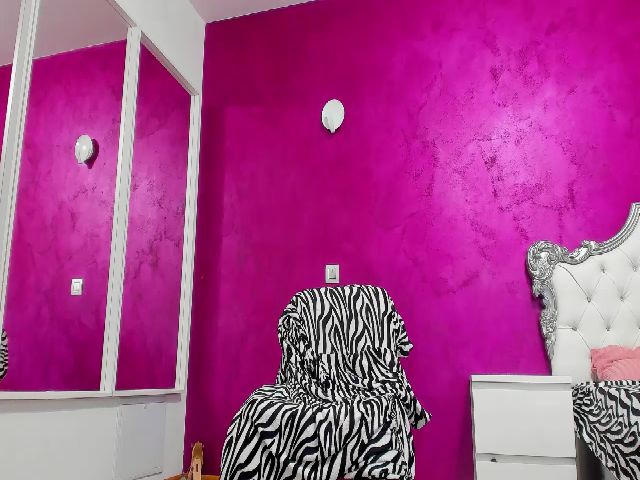 Live sex webcam photo for AimeeTeen #271048648