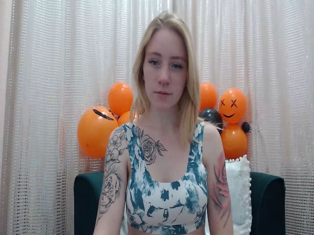 Live sex webcam photo for RedBerryy #271046114