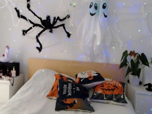 Live sex webcam photo for MagicMusa #271057849