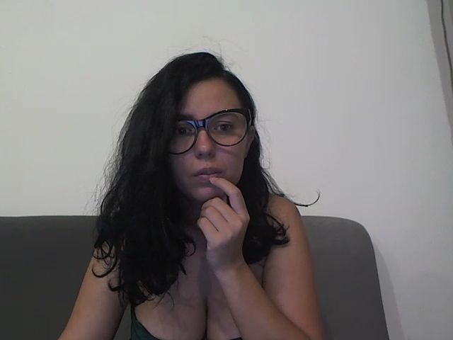 Live sex webcam photo for HotErikka #271045111