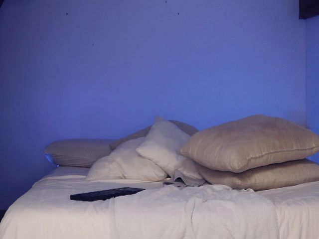 Live sex webcam photo for Miiiawallace #271049385