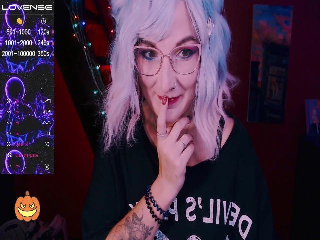 Live sex webcam photo for WinonaCooper #271048373