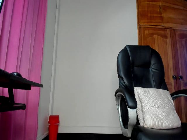 Live sex webcam photo for Marilyncruz__ #271049267