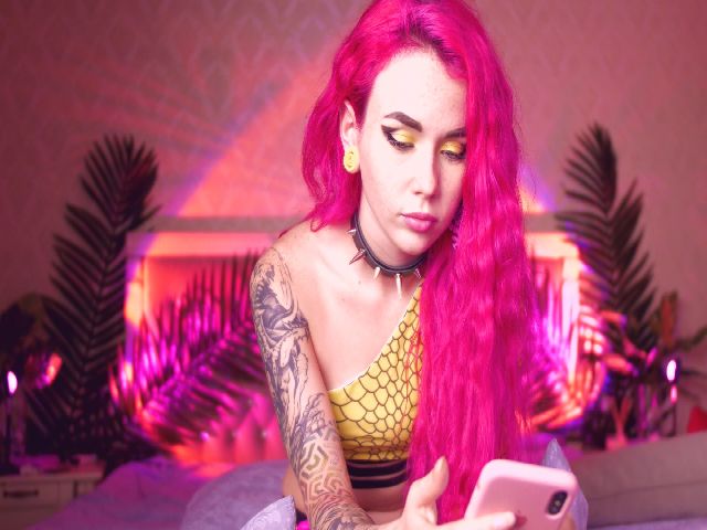 Live sex webcam photo for Sarah_Pink #271057832