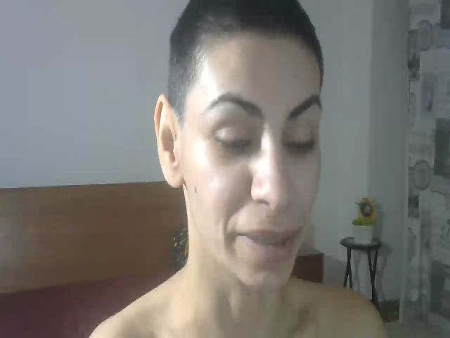 Live sex webcam photo for SONYABRUNETTE #271057299