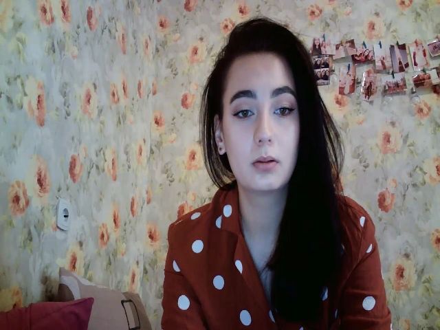 Live sex webcam photo for lolly_hollyy #271051197