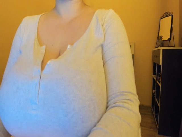 Live sex webcam photo for takecareofme #271053704