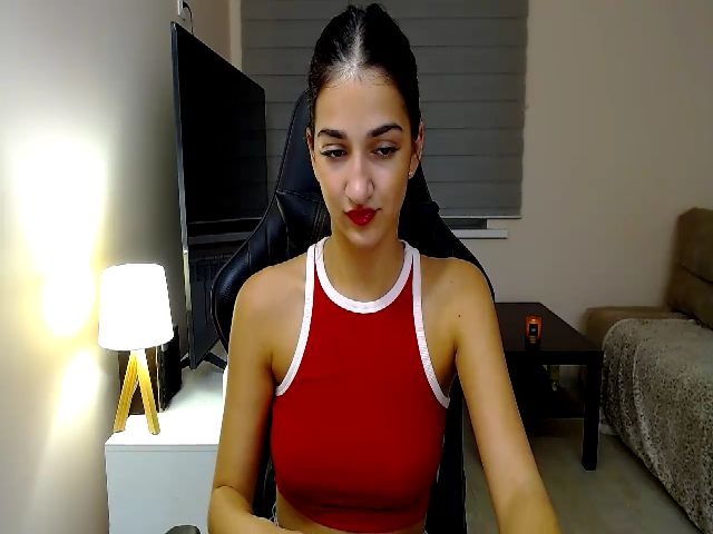 Live sex webcam photo for RockQueenB #271056874