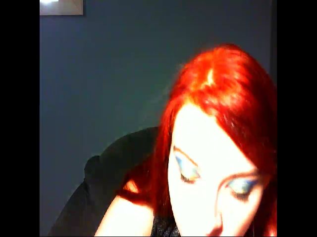 Live sex webcam photo for VirginLuna18 #271052666