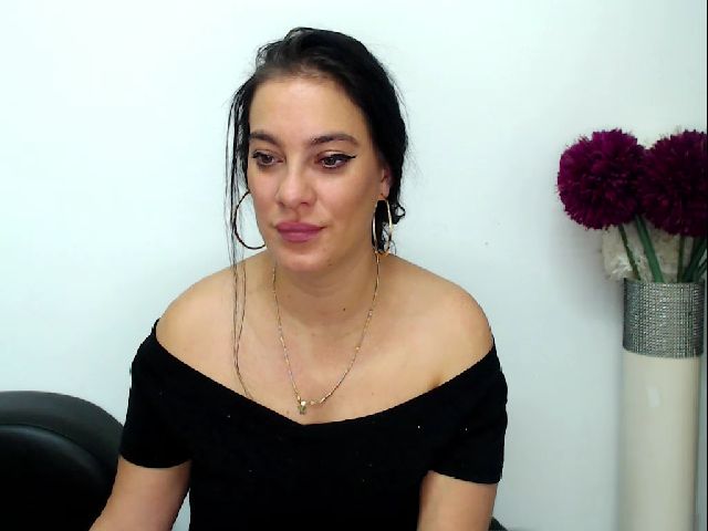 Live sex webcam photo for MissEva0 #271047499