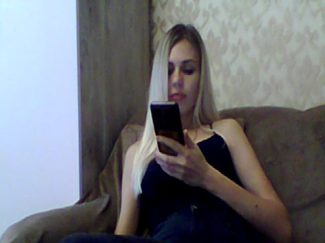 Live sex webcam photo for LiliannSweet #271050640