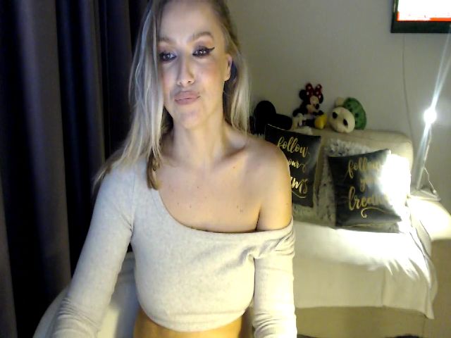 Live sex webcam photo for ChicaBoomBoom #271057617