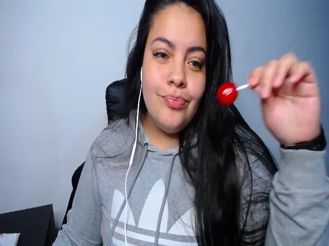 Live sex webcam photo for Mia_tyler1 #271056640